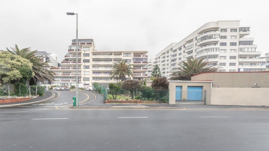 2 Bedroom Property for Sale in Sea Point Western Cape